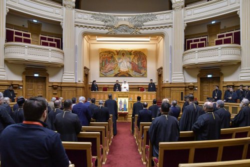 Adunarea eparhială a Arhiepiscopiei Bucureștilor în şedinţă anuală de lucru Poza 242830