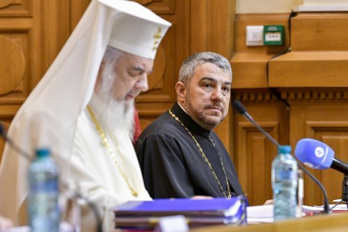 Adunarea eparhială a Arhiepiscopiei Bucureștilor în şedinţă anuală de lucru Poza 242833