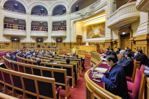 Adunarea eparhială a Arhiepiscopiei Bucureștilor în şedinţă anuală de lucru Poza 242835