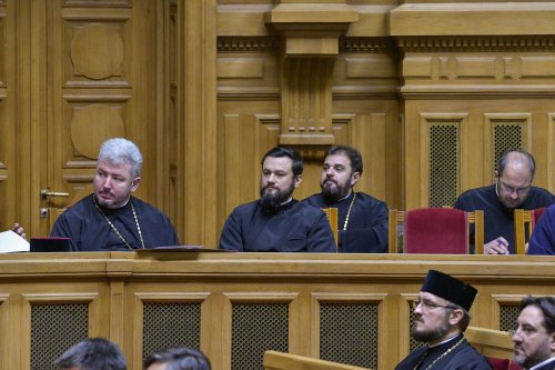Adunarea eparhială a Arhiepiscopiei Bucureștilor în şedinţă anuală de lucru Poza 242850