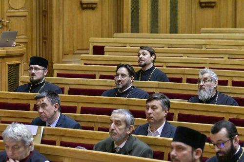 Adunarea eparhială a Arhiepiscopiei Bucureștilor în şedinţă anuală de lucru Poza 242853