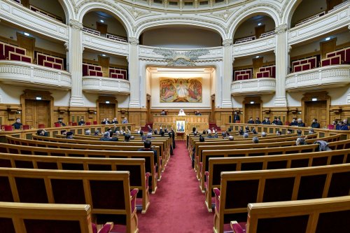 Adunarea eparhială a Arhiepiscopiei Bucureștilor în şedinţă anuală de lucru Poza 242861