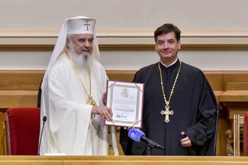Adunarea eparhială a Arhiepiscopiei Bucureștilor în şedinţă anuală de lucru Poza 242863