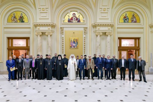 Adunarea eparhială a Arhiepiscopiei Bucureștilor în şedinţă anuală de lucru Poza 242865