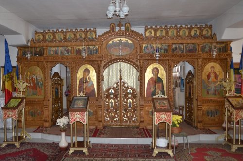 Biserica politehniştilor din Chişinău, ocrotită de Sfinţii Trei Ierarhi Poza 242341