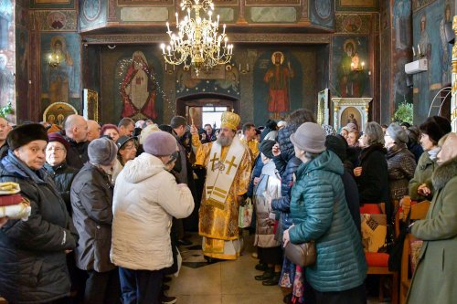 Înnoirea iconostasului Bisericii „Sfântul Vasile” din Ploiești Poza 243206