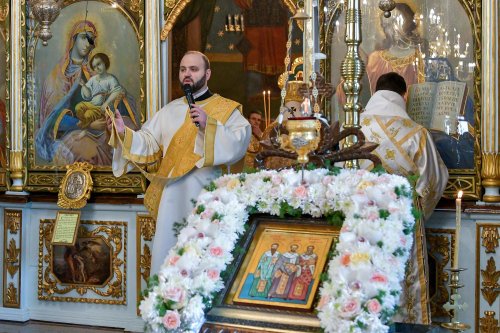 Înnoirea iconostasului Bisericii „Sfântul Vasile” din Ploiești Poza 243213