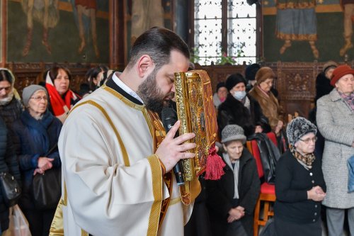 Înnoirea iconostasului Bisericii „Sfântul Vasile” din Ploiești Poza 243219
