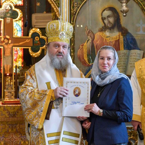 Înnoirea iconostasului Bisericii „Sfântul Vasile” din Ploiești Poza 243236