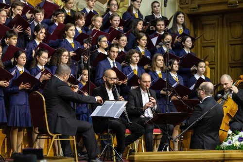 Eveniment artistic închinat Sfinților Trei Ierarhi la Palatul Patriarhiei Poza 243278