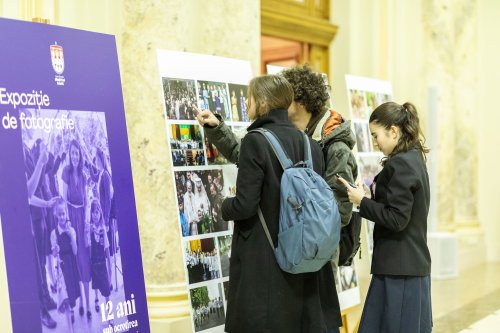 Eveniment artistic închinat Sfinților Trei Ierarhi la Palatul Patriarhiei Poza 243309