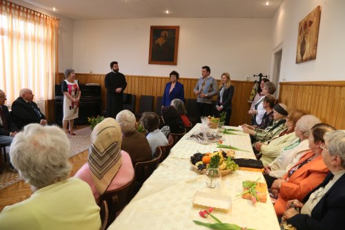 Sute de vârstnici în grija Arhiepiscopiei Sibiului Poza 243584