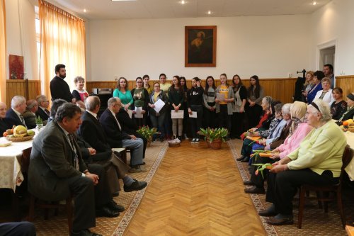 Sute de vârstnici în grija Arhiepiscopiei Sibiului Poza 243585