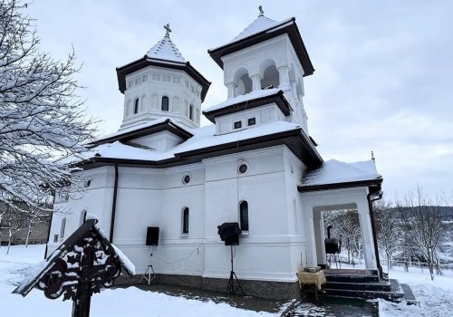 Târnosirea Bisericii „Sfântul Ierarh Nicolae” din Hășdat, Hunedoara Poza 243940