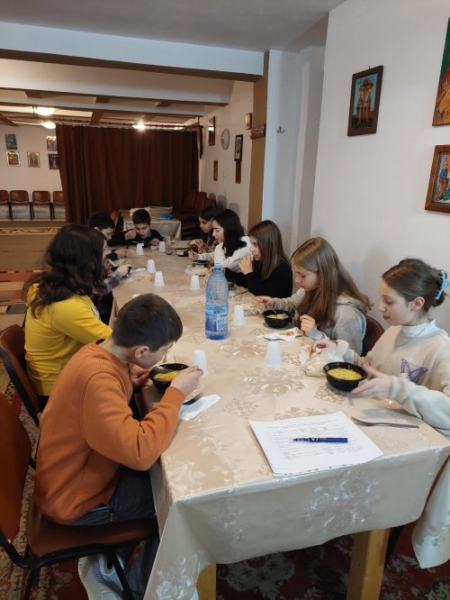 Proiect de ajutorare a elevilor din Parohia Sibiu‑Valea Aurie II Poza 244298
