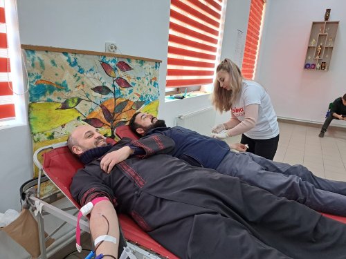 Acțiune de donare de sânge în orașul Urlați Poza 244430