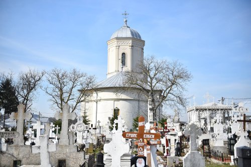 Anunț pentru concesionarii locurilor de înmormântare în cimitirul Mănăstirii Pasărea, județul Ilfov  Poza 244408