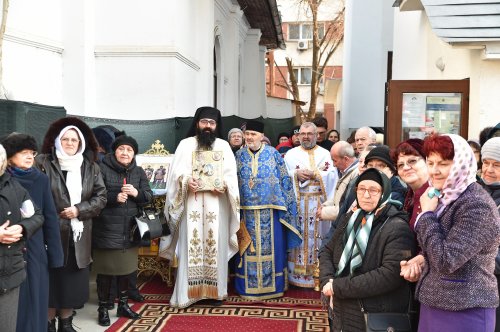 Binecuvântarea sfinților la Parohia Bărbătescu Vechi din Capitală Poza 244446