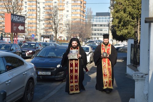 Binecuvântarea sfinților la Parohia Bărbătescu Vechi din Capitală Poza 244447