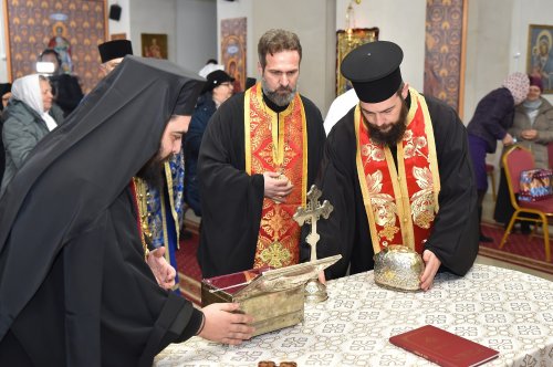 Binecuvântarea sfinților la Parohia Bărbătescu Vechi din Capitală Poza 244454