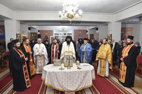 Binecuvântarea sfinților la Parohia Bărbătescu Vechi din Capitală Poza 244457