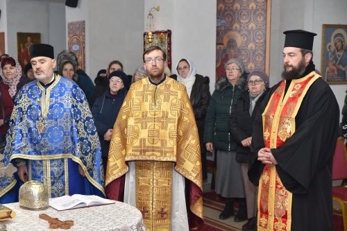 Binecuvântarea sfinților la Parohia Bărbătescu Vechi din Capitală Poza 244458