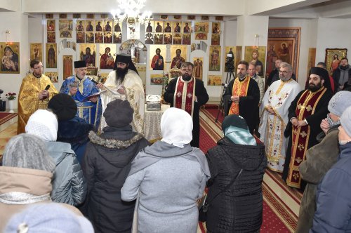 Binecuvântarea sfinților la Parohia Bărbătescu Vechi din Capitală Poza 244469