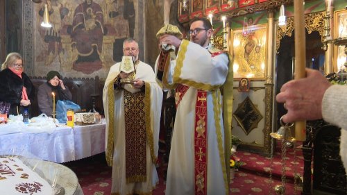 Sfântul Haralambie sărbătorit la Biserica Flămânda din București Poza 244634