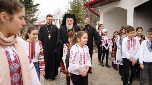 Popas de rugăciune la biserica din Lehliu Gară Poza 244751