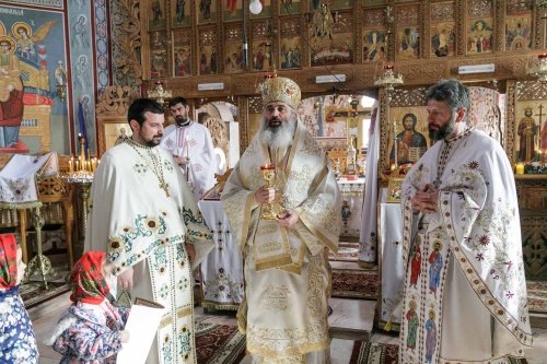 Liturghie baptismală în Parohia Frenciugi Poza 245145