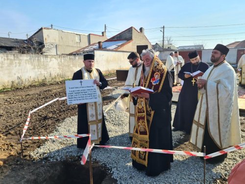 Piatră de temelie pentru o nouă biserică în Craiova  Poza 245163