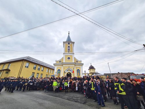 Sfințirea Monumentului Eroilor din Sebiș, Bistriţa‑Năsaud Poza 245137