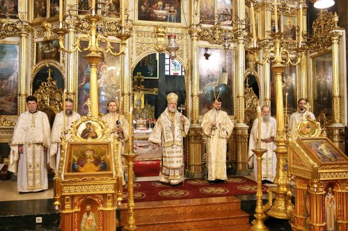 Slujire a Preasfințitului Părinte Ioan Casian la Catedrala Mitropolitană din Iași Poza 245149