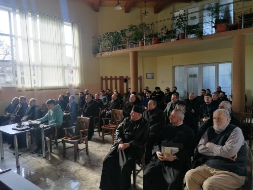 Conferinţă comemorativă a preotului martir Aurel Munteanu la Huedin Poza 245367