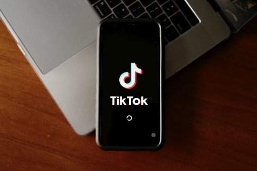 Fără TikTok pe telefoanele funcționarilor europeni Poza 245656