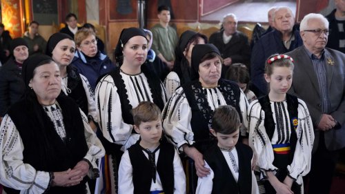 Binecuvântare arhierească în Parohia Poplaca, județul Sibiu Poza 245846