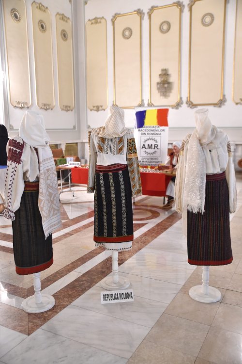 Expoziţia-atelier „Patrimoniul imaterial UNESCO din România şi Republica Moldova”, la Palatul Parlamentului Poza 245973