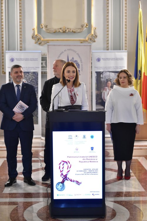 Expoziţia-atelier „Patrimoniul imaterial UNESCO din România şi Republica Moldova”, la Palatul Parlamentului Poza 245975