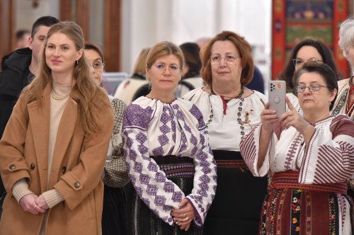 Expoziţia-atelier „Patrimoniul imaterial UNESCO din România şi Republica Moldova”, la Palatul Parlamentului Poza 245981