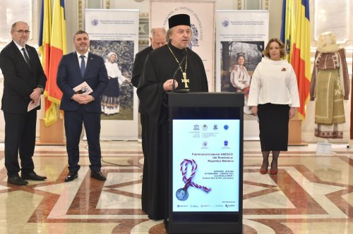 Expoziţia-atelier „Patrimoniul imaterial UNESCO din România şi Republica Moldova”, la Palatul Parlamentului Poza 245992