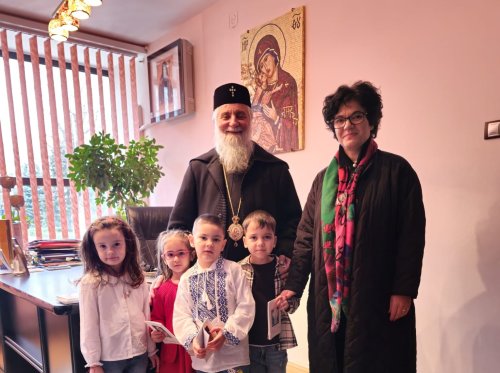 Preşcolarii Grădiniţei „Sfânta Tatiana” din Craiova, la Mitropolitul Olteniei Poza 246101