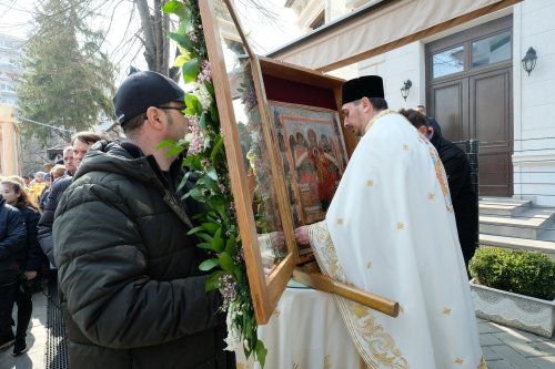 Duminica Ortodoxiei la Biserica Icoanei din Capitală Poza 246290