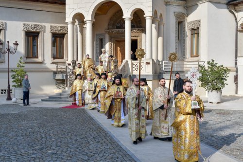 „Icoanele prezintă o vedere profetică a viitorului ultim al omenirii” Poza 246326