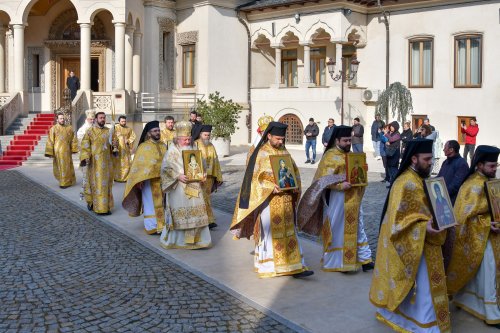 „Icoanele prezintă o vedere profetică a viitorului ultim al omenirii” Poza 246328