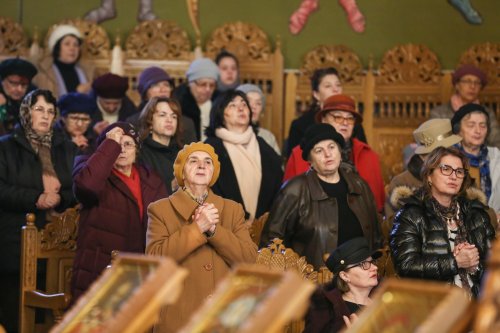 Sărbătoarea creștinilor ortodocși la Buzău Poza 246464