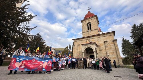 Procesiunea „Sfintele Icoane, Bucuria Bisericii” în Protoieria Onești Poza 246543