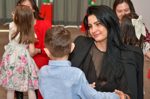 Serbare dedicată mamelor la Grădinița Patriarhiei Române Poza 246712