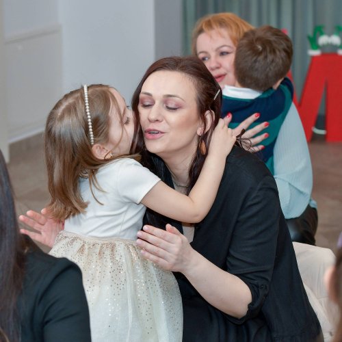 Serbare dedicată mamelor la Grădinița Patriarhiei Române Poza 246714