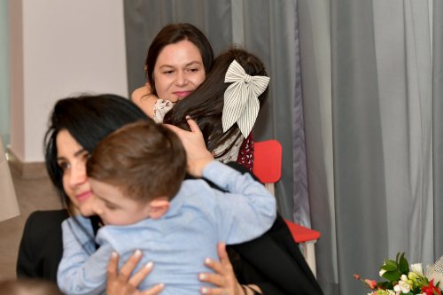 Serbare dedicată mamelor la Grădinița Patriarhiei Române Poza 246716
