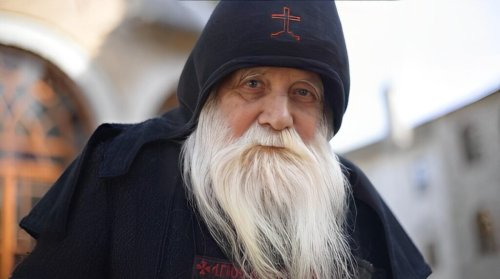  A murit părintele Iulian, duhovnicul Schitului românesc Prodromu din Sfântul Munte Poza 247002